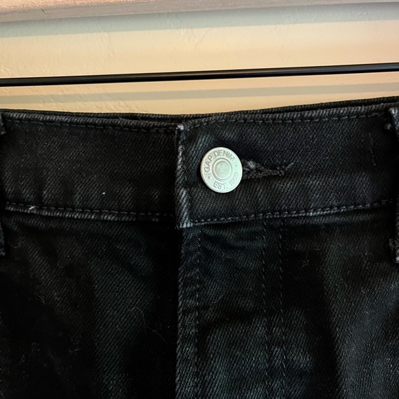 Gap Black Denim 3” Distressed Cut Off Shorts Women’s 30 - Picture 3 of 6